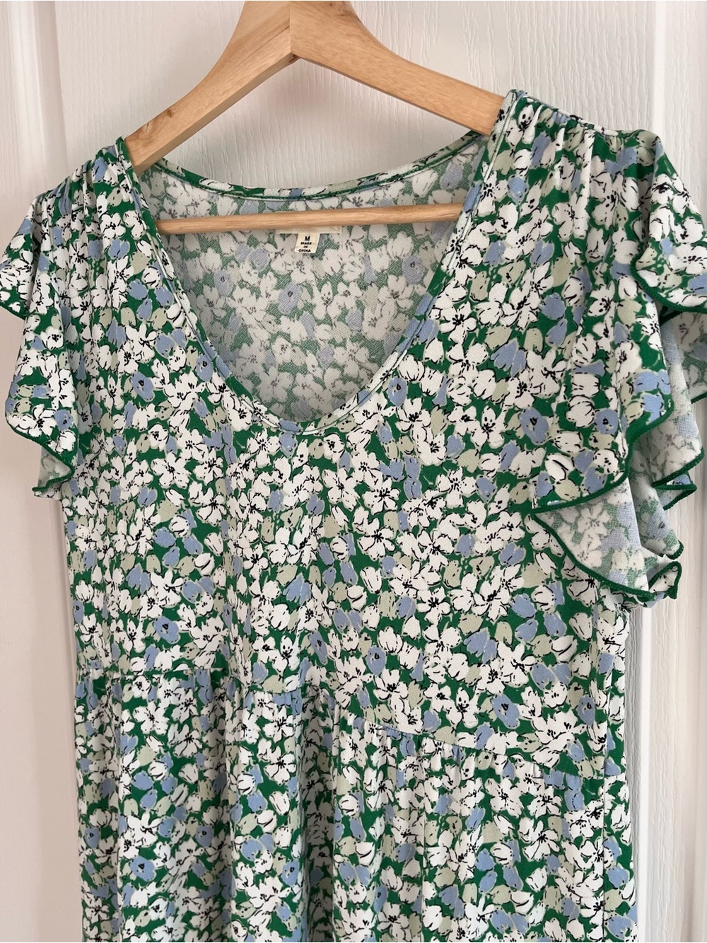 MAX STUDIO Green Floral Flutter Sleeve Tiered Dress Medium - Picture 2 of 13